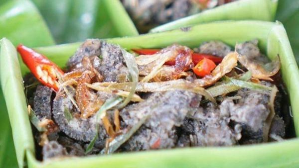 Gecok (Sumbawa Beef and Offal with Coconut and Sesame)